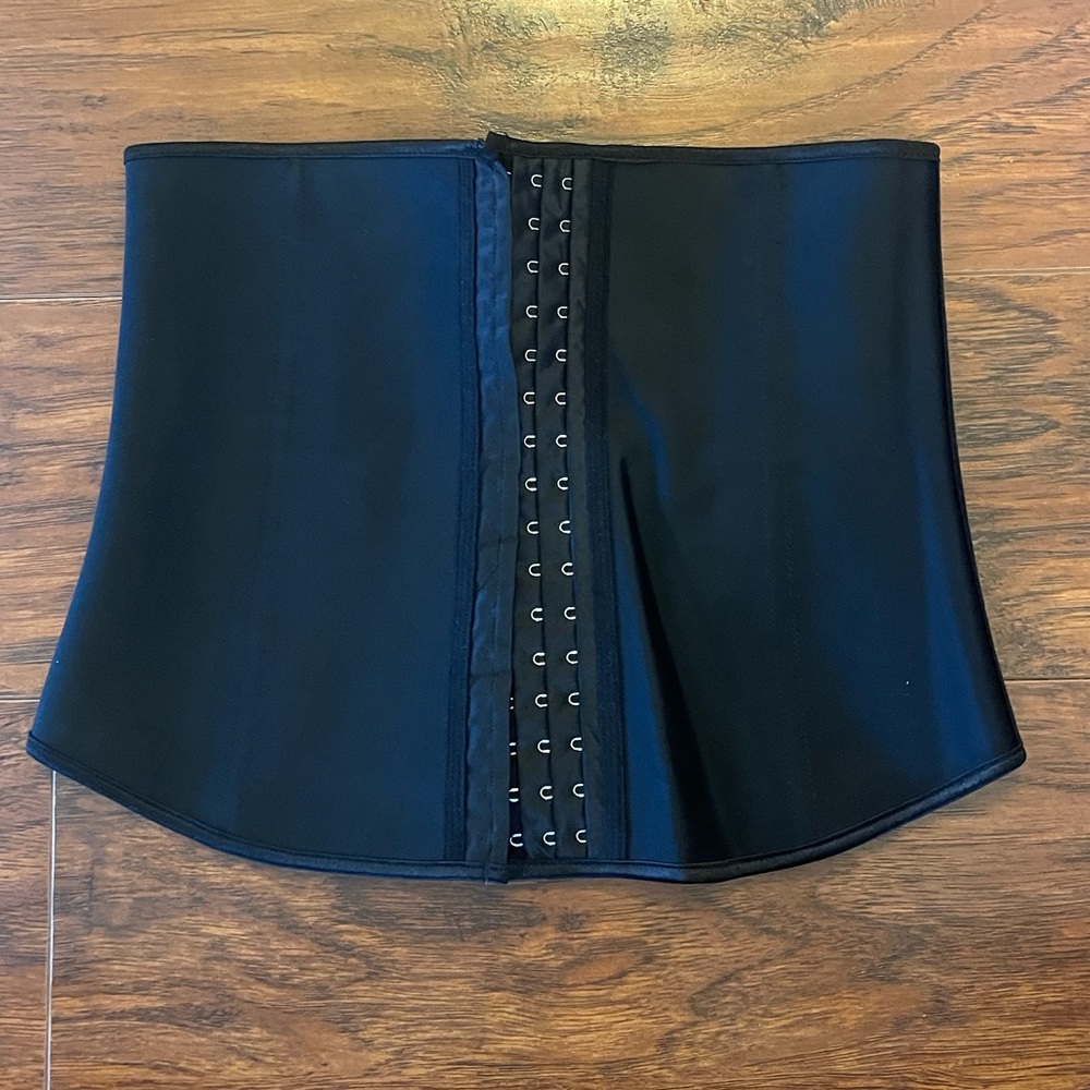 Corset/ waist trainer